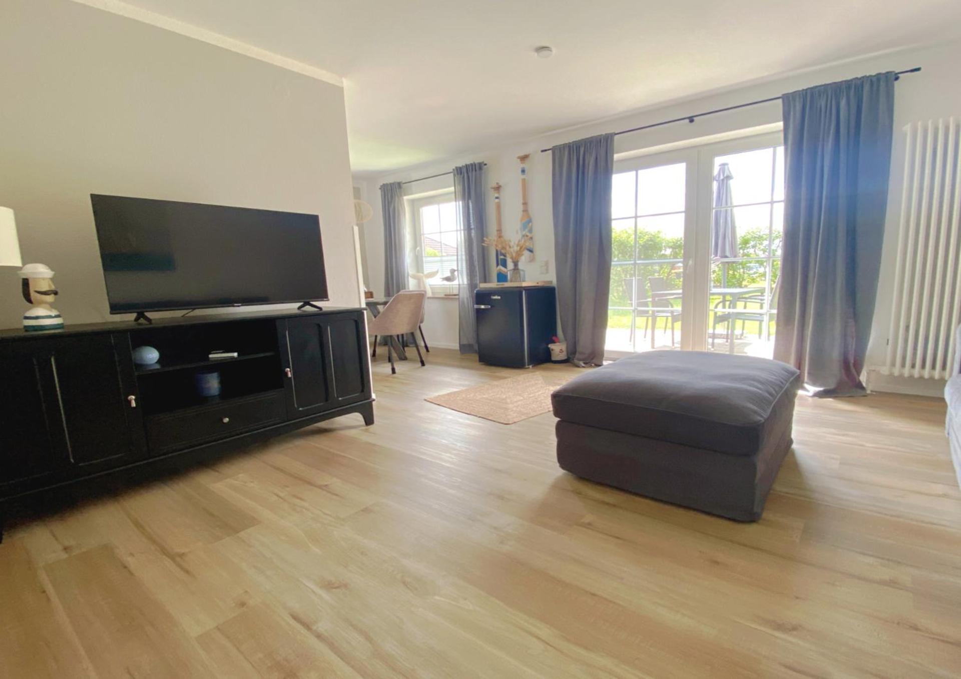 Nessmersiel, Renovierte Erdgeschosswohnung Mit Garten In Deichnaehe, Wallbox, Bettwaesche Inklusive Neßmersiel Exterior foto